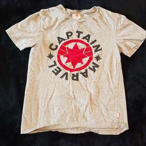 4for10💕 EUC Captain Marvel Shirt